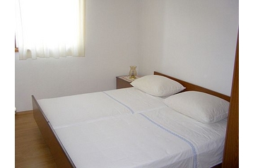 Croazia Privát Arbanija, Interno